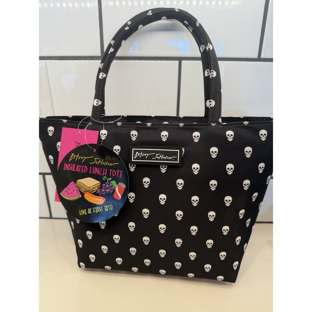 Betsey Johnson Black and White Skull Insulated Lunch Beach Bag Tote Purse NEW!